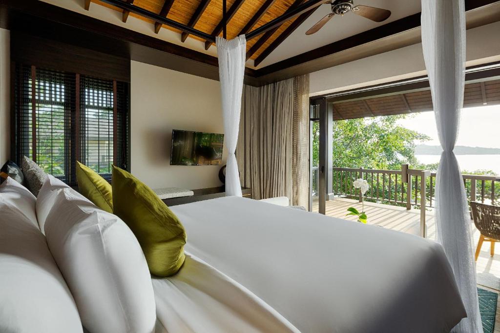 Вилла (Sunrise Ocean Front Villa - All inclusive spa) курортного отеля Nam Nghi Phu Quoc Island, Дуонг-Донг