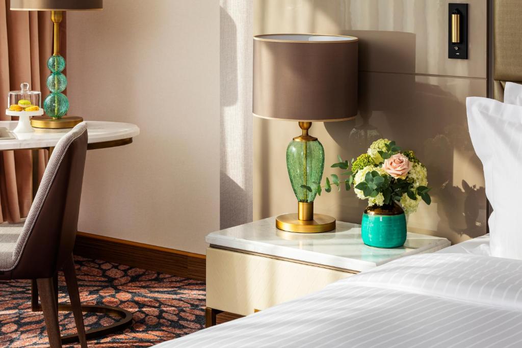 Двухместный (Эксклюзивный номер с кроватью размера «king-size») отеля Grand Hotel Millennium Sofia, София
