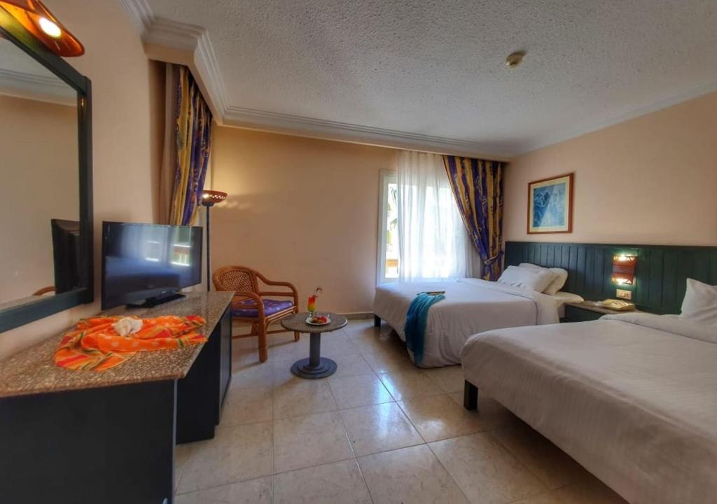 Двухместный (Двухместный номер эконом-класса с 1 кроватью) курортного отеля Palm Beach Resort, Хургада