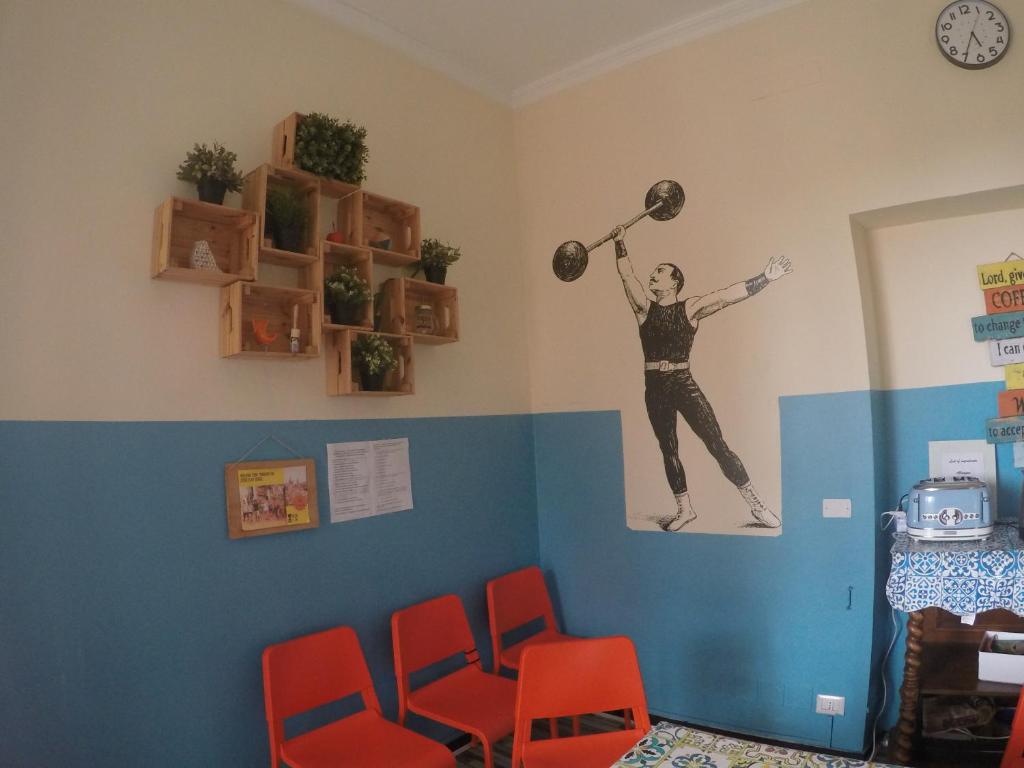 Номер (Кровать в общем 8-местном номере для мужчин и женщин), Home Genoa Hostel