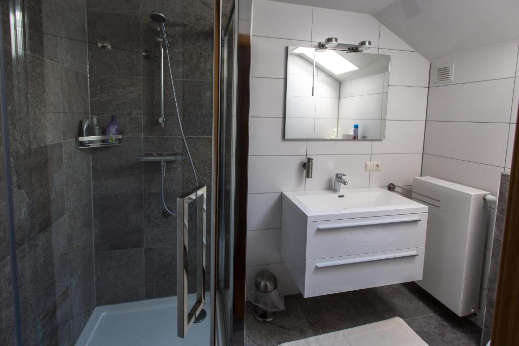 Двухместный (Двухместный номер с 2 отдельными кроватями и общей ванной комнатой) отеля Rene's B&B, Маастрихт