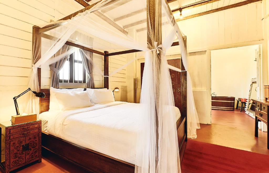 Семейный (One-Bedroom Suite - Plantation House 1) курортного отеля Temple Tree Resort, Лангкави