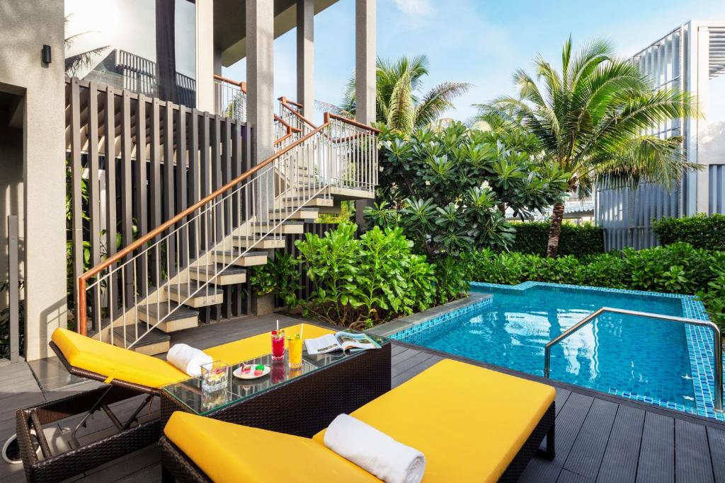 Двухместный (Семейный номер с кроватью размера «king-size», право посещения бассейна) отеля Pullman Phu Quoc Beach Resort, Дуонг-Донг