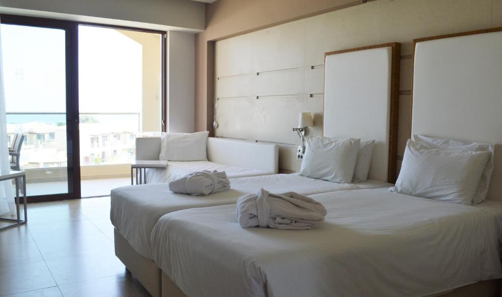 Двухместный (Двухместный номер Делюкс с 1 кроватью) курортного отеля Mythos Beach Resort, Афанту