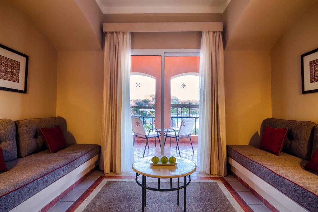 Семейный (Специальное предложение - Семейный двухместный номер с 1 кроватью - Только для граждан и резидентов Египта) курортного отеля Jaz Makadi Oasis Resort, Хургада