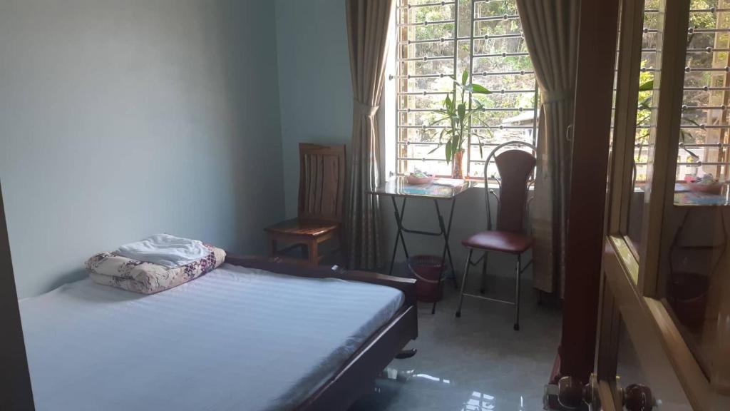 Двухместный (Двухместный номер с 1 кроватью и видом на горы) семейного отеля Hải Phận Homestay, Хазянг