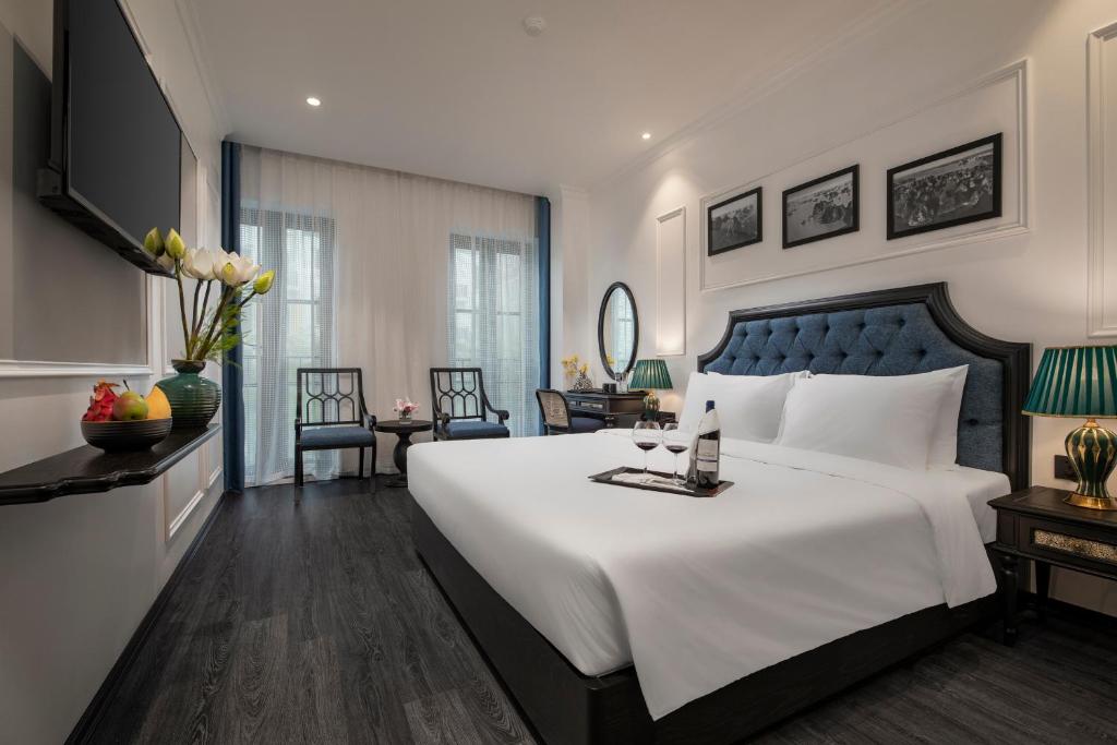 Двухместный (Двухместный номер Делюкс с 1 кроватью или 2 отдельными кроватями, вид на город) отеля Ha Long Essence Hotel, Халонг
