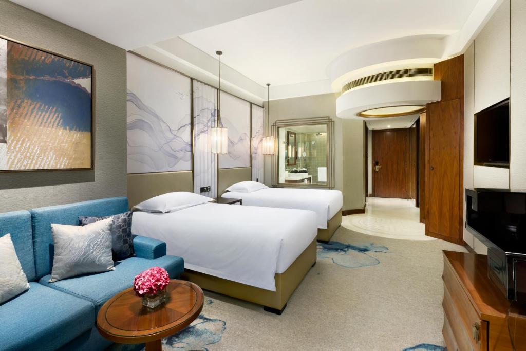 Двухместный (Deluxe Room-Stay Healthy Package) отеля Grand Millennium Shanghai HongQiao, Шанхай