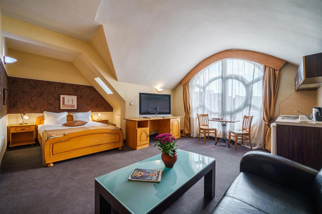 Двухместный (Двухместный номер с 1 кроватью или 2 отдельными кроватями) отеля Отель Авион, Пловдив