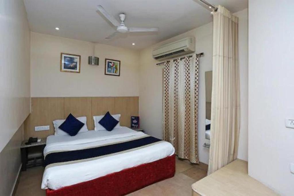 Отель Hotel Malik Residency, Канпур