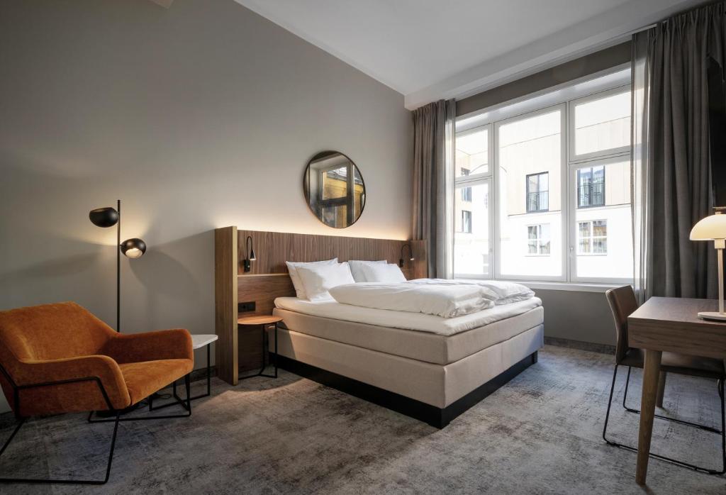 Двухместный (Улучшенный двухместный номер с 1 кроватью - Подходит для гостей с ограниченными физическими возможностями) отеля Best Western Karl Johan Hotel, Осло