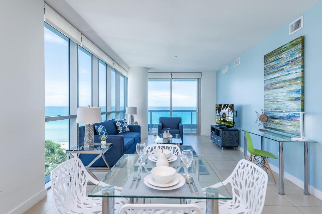 Апартаменты (Угловые апартаменты с 1 спальней - Рядом с океаном), Churchill Suites Monte Carlo Miami Beach