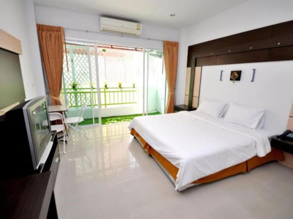 Omsaga Phuket Hotel