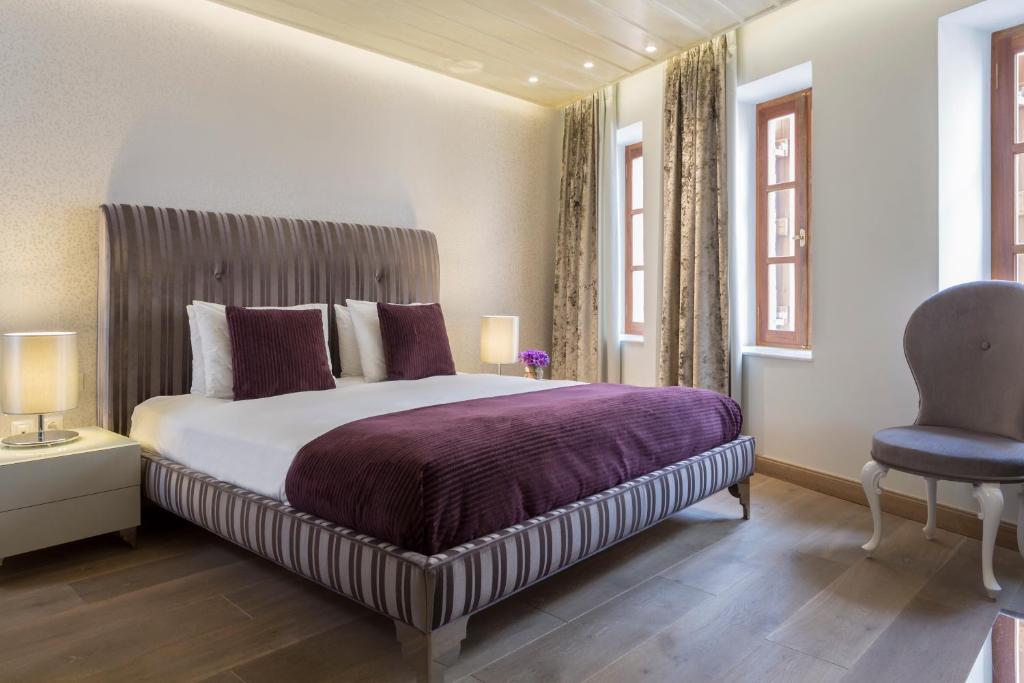 Сьюит (Представительский люкс с кроватью размера «king-size») отеля Casa Delfino Hotel & Spa, Ханья