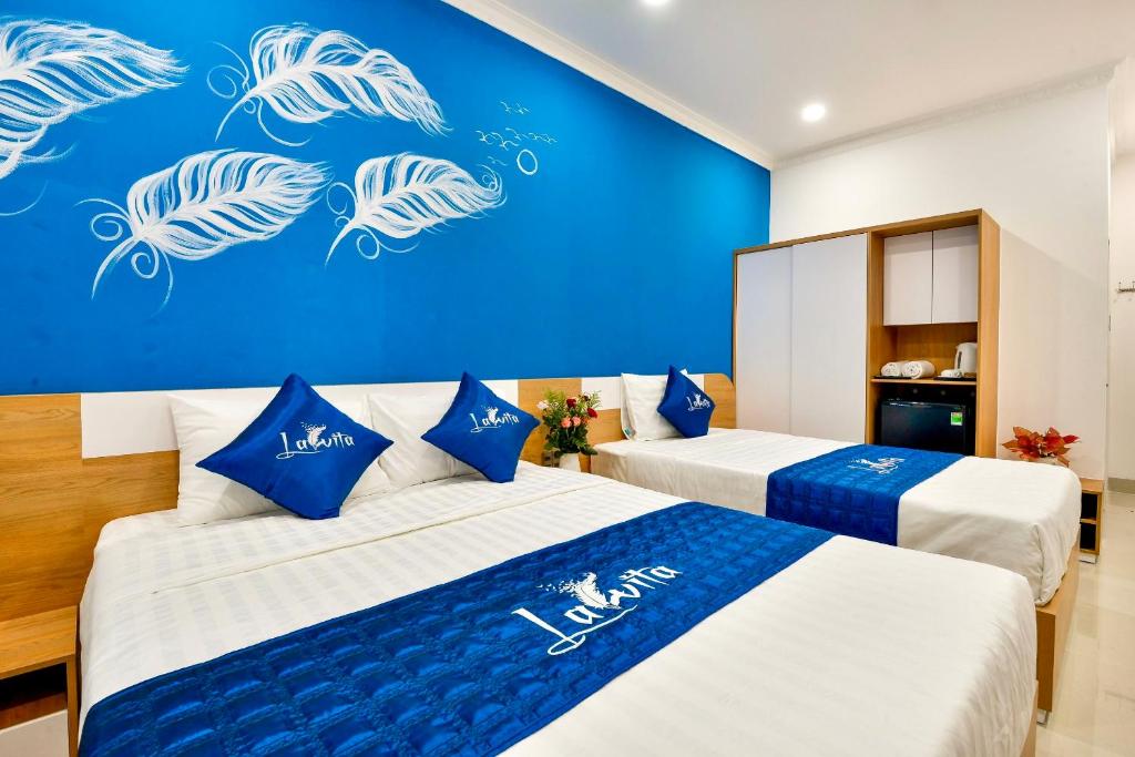 Трехместный (Трехместный номер с душем) отеля La Vita Hotel, Вунгтау