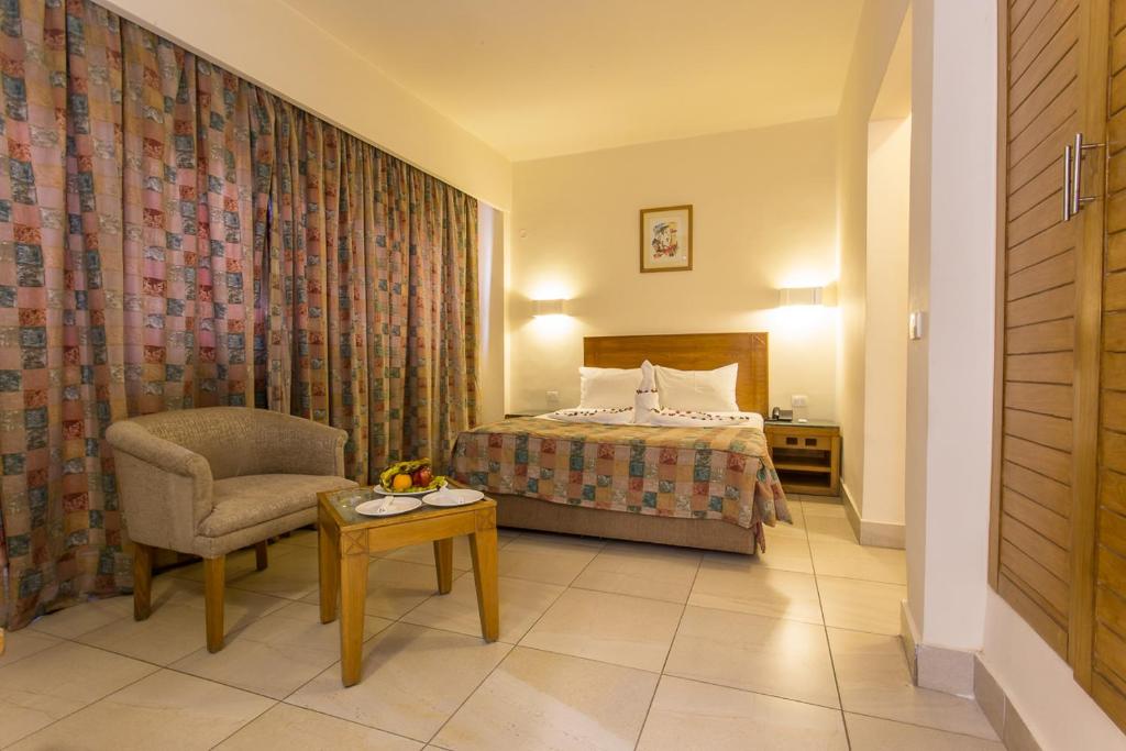 Двухместный (Улучшенный двухместный номер с 1 кроватью или 2 отдельными кроватями) отеля Happi Hotel, Асуан