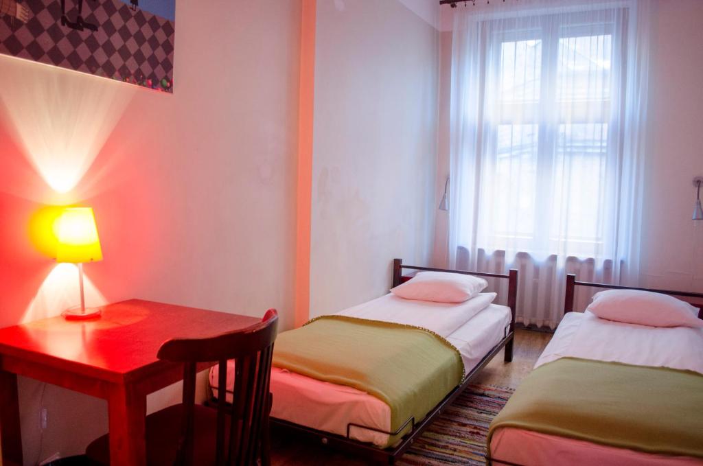 Двухместный (Двухместный номер с 2 отдельными кроватями), Red Nose Hostel