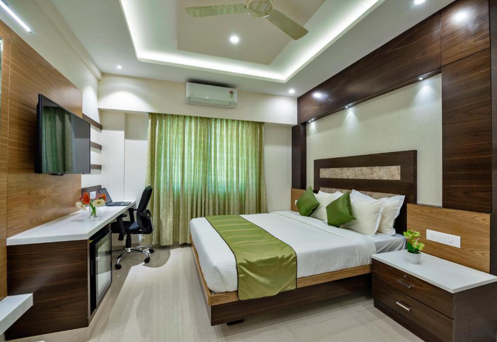 Двухместный (Номер Делюкс с кроватью размера «king-size») отеля Vanusa Residency by Big Tree Hospitality, Бангалор