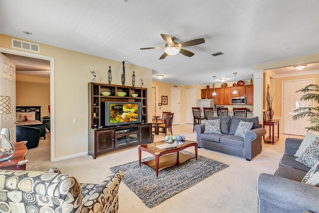 Vista Cay 2BR on Universal Blvd 2-miles to I-Dr 5049CV