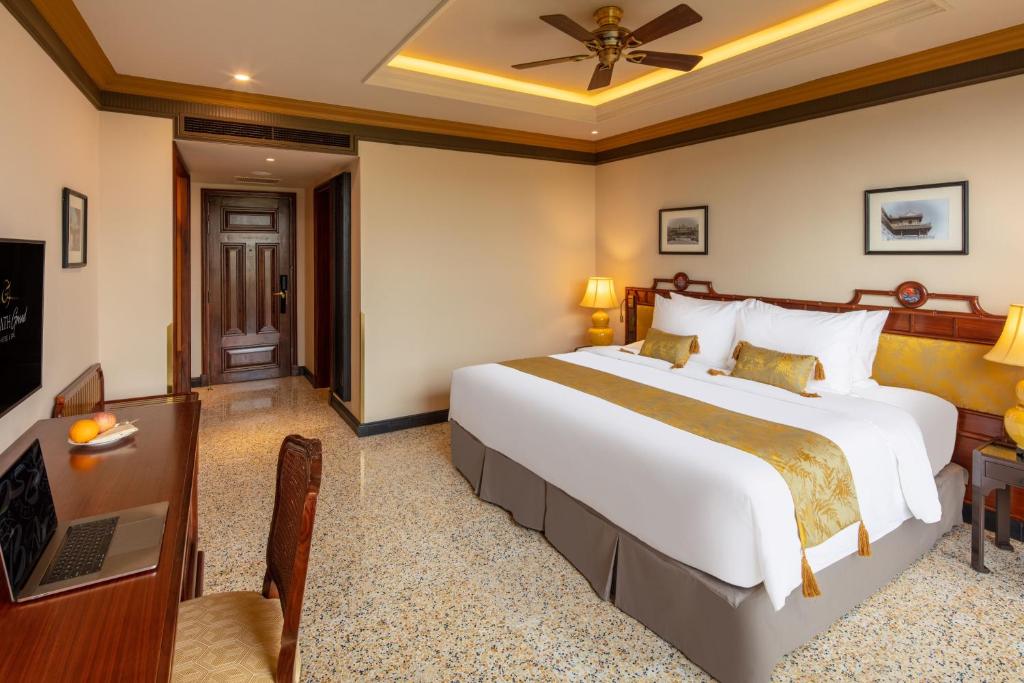 Двухместный (Классический двухместный номер «Премиум» с 1 кроватью или 2 отдельными кроватями) отеля Green Hotel Hue, Хюэ