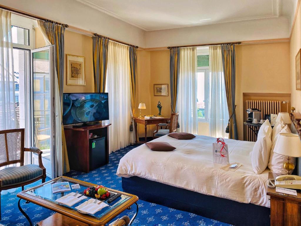 Двухместный (Полулюкс с балконом) отеля Best Western Plus Hotel Mirabeau, Лозанна