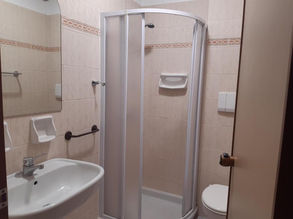 Одноместный (Одноместный номер с собственной ванной комнатой) отеля Alloggio Carmen Sallés, Рим