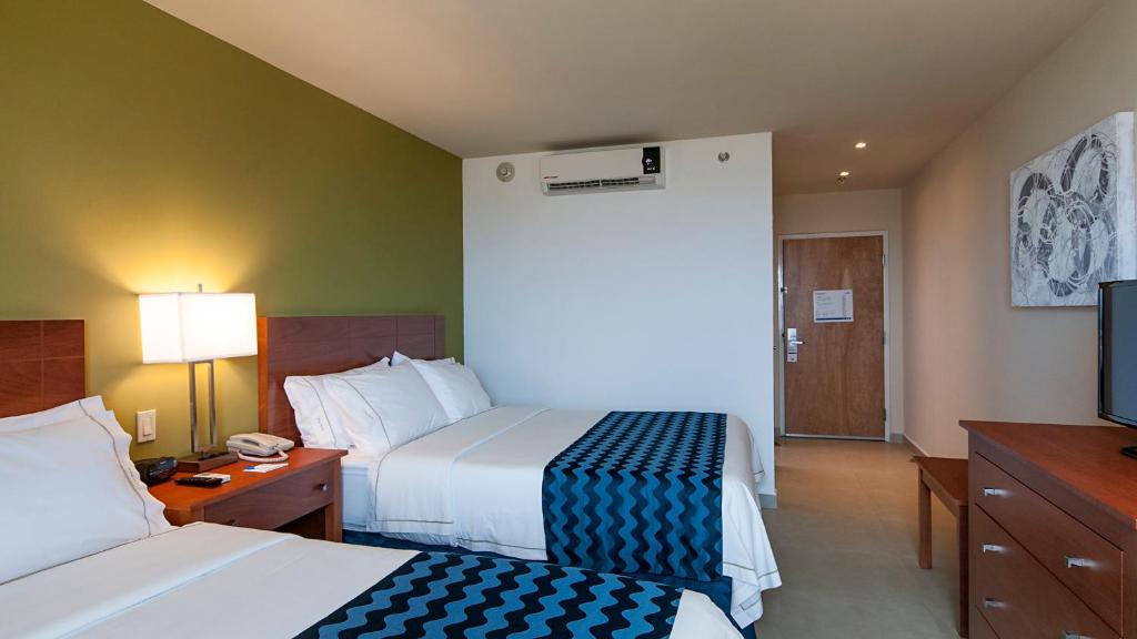 Двухместный (Номер с 2 кроватями размера «queen-size») курортного отеля Holiday Inn Express Cabo San Lucas, Кабо-Сан-Лукас