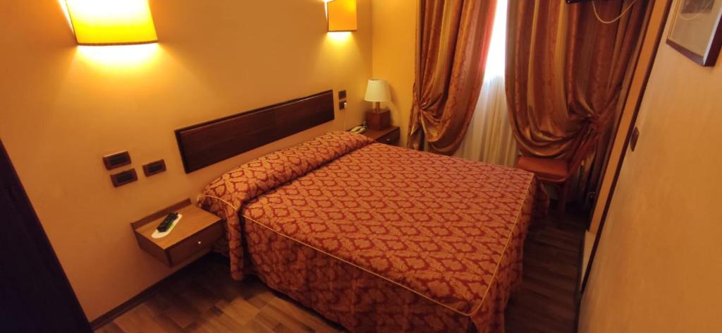 Двухместный (Небольшой двухместный номер с 1 кроватью) отеля Hotel Le Boulevard, Венеция-Лидо