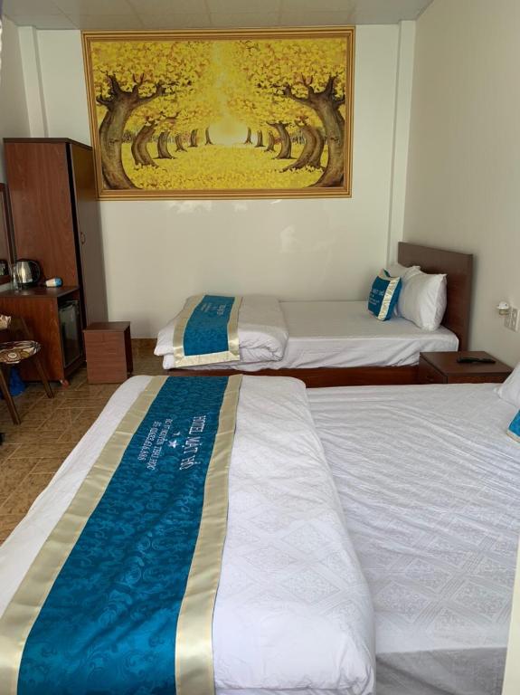 Двухместный (Двухместный номер Делюкс с 1 кроватью или 2 отдельными кроватями, вид на город) отеля Hotel Villa Mặt Hồ, Далат