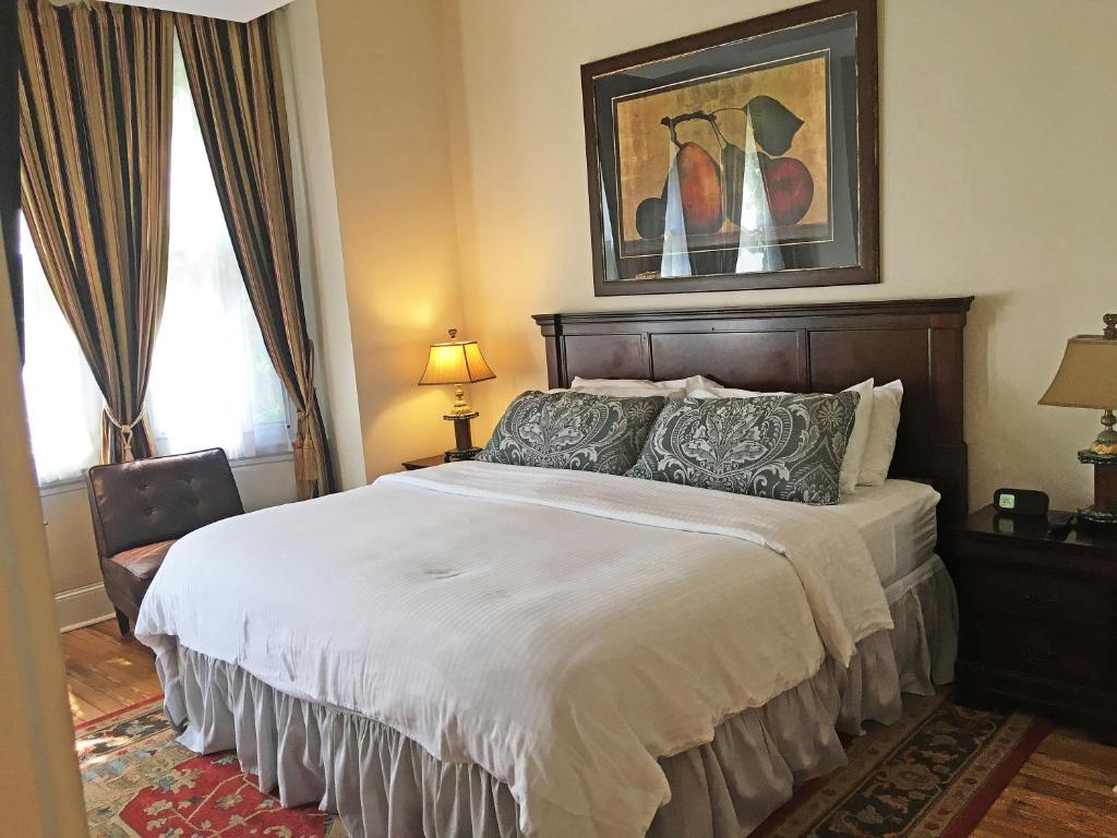 Двухместный (Luxury King Room 401) отеля Morris House Hotel, Филадельфия