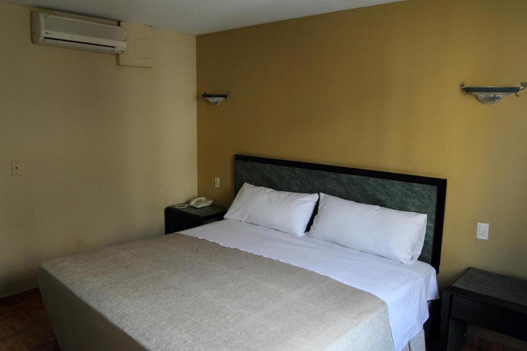 Двухместный (Номер с кроватью размера «king-size») отеля Hotel Universo, Гвадалахара