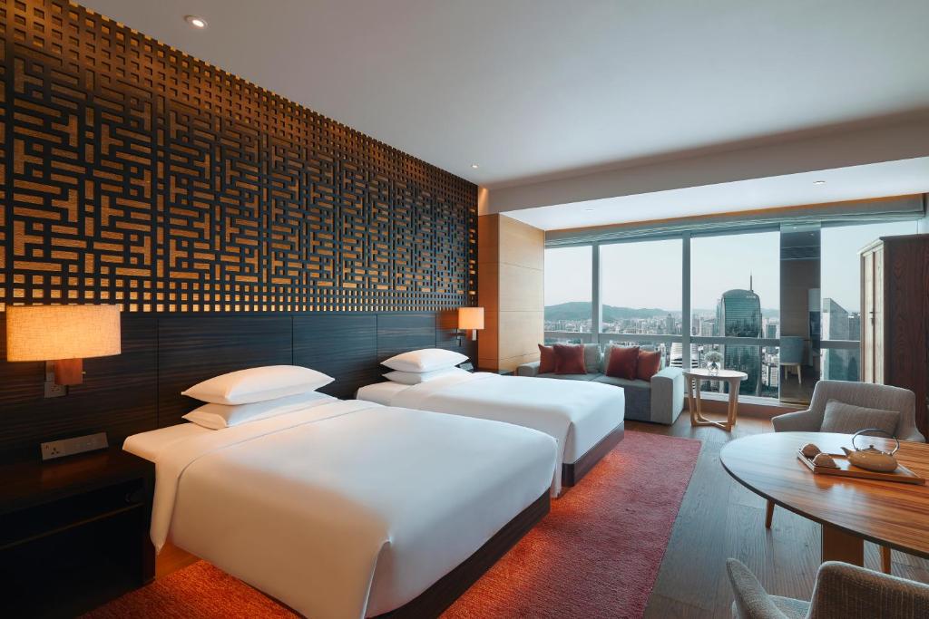 Двухместный (2 Double Beds Park View) отеля Park Hyatt Guangzhou, Гуанчжоу