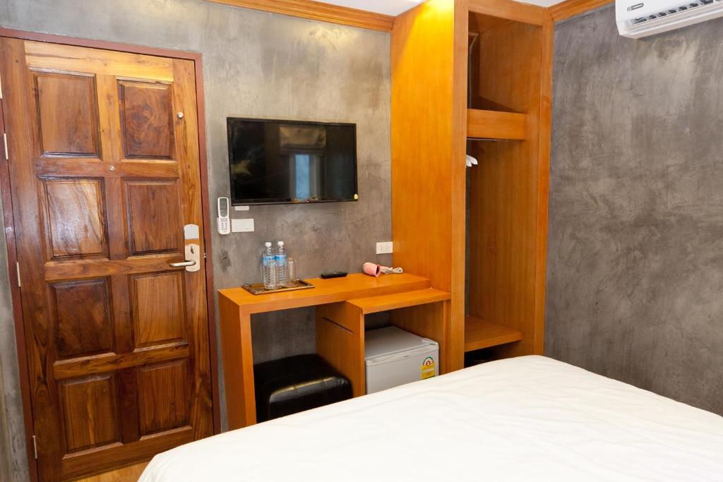 Двухместный (Стандартный двухместный номер с 1 кроватью) гостевого дома Chaphone Guesthouse, Пхукет