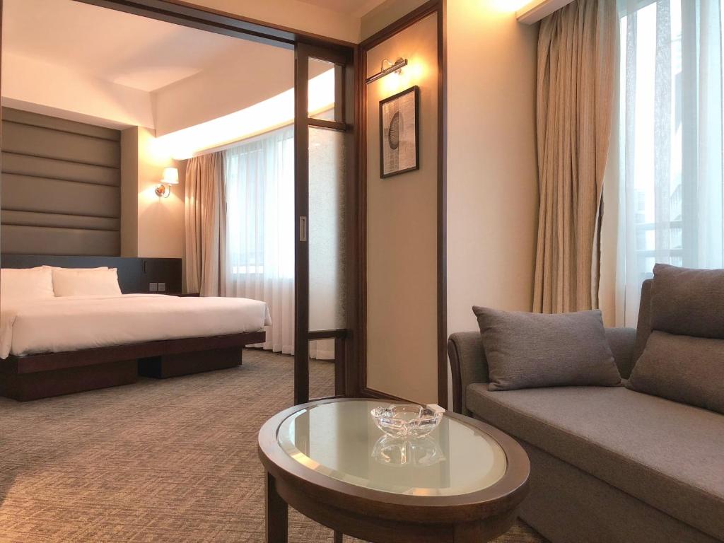 Двухместный (Grand Studio - King Bed with open area) отеля South Pacific Hotel, Гонконг (город)