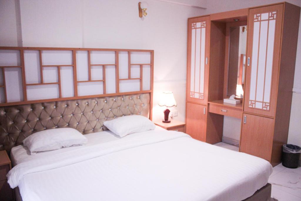 Двухместный (Стандартный номер с кроватью размера «king-size») отеля Al-Saif Grand Hotel, Маскат