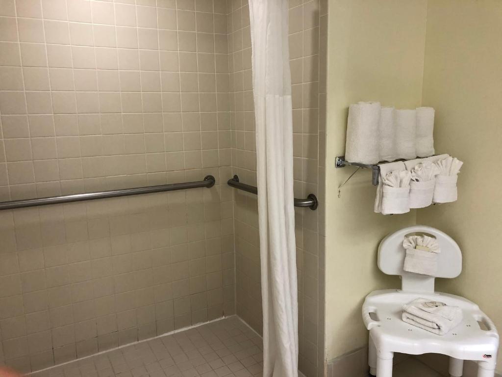 Сьюит (King Suite - Accessible/Non-Smoking), Quality Suites Orlando Close to I-Drive