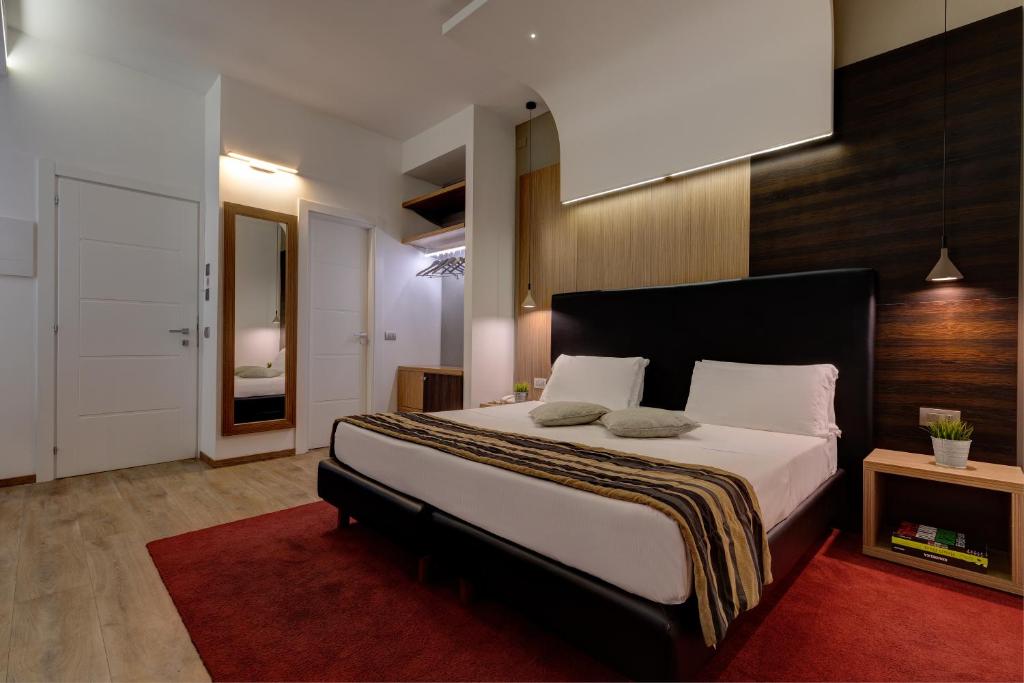 Двухместный (Представительский двухместный номер с 1 кроватью или 2 отдельными кроватями - Отдельное здание) отеля Hotel Rinascimento, Рим