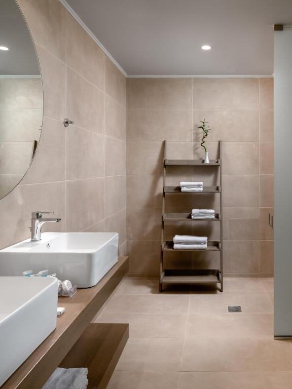 Сьюит (Апартаменты с 1 спальней (для 2 взрослых и 1 ребенка)), Bio Suites Hotel