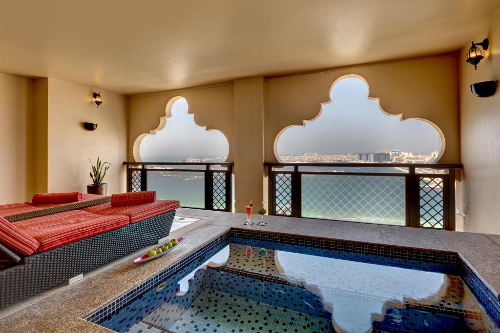 Апартаменты (Апартаменты с 2 спальнями и мини-бассейном) отеля Arjaan by Rotana - Dubai Media City, Дубай