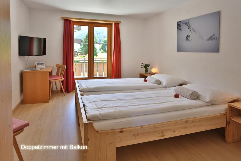 Двухместный (Двухместный номер с 1 кроватью и балконом) отеля Sport-Lodge Klosters, Давос