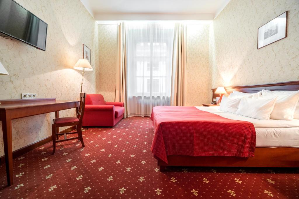 Трехместный (Стандартный двухместный номер с 1 кроватью и дополнительной кроватью) отеля Rott, Прага