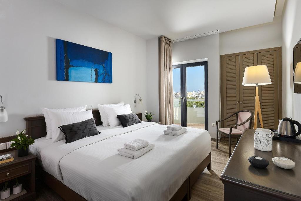 Двухместный (Двухместный номер Делюкс с 1 кроватью и видом на море) отеля Castello City Hotel, Ираклион