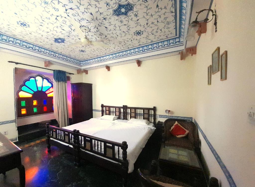 Двухместный (Двухместный номер Делюкс с 1 кроватью) отеля Sajjan Niwas, Джайпур