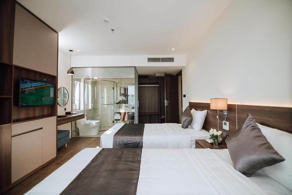 Двухместный (Двухместный номер с 2 отдельными кроватями и видом на горы) отеля Phương Bắc Luxury Hotel, Донгхой