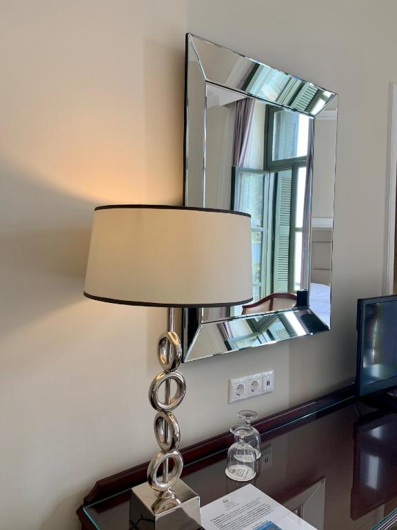 Двухместный (Двухместный номер Делюкс с 1 кроватью и видом на море) курортного отеля Thermae Sylla Spa & Wellness Hotel, Лутра-Эдипсу