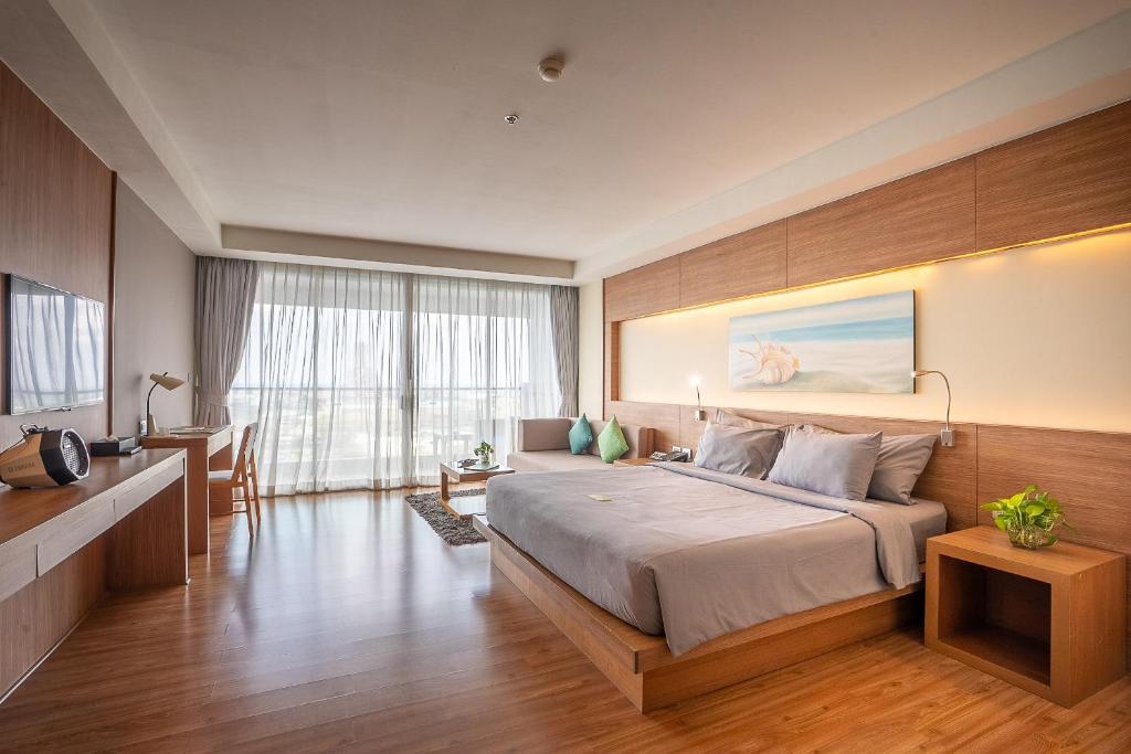 Двухместный (Двухместный номер Делюкс с 1 кроватью или 2 отдельными кроватями и видом на море) курортного отеля The Senses Resort Patong Beach Phuket, Пхукет