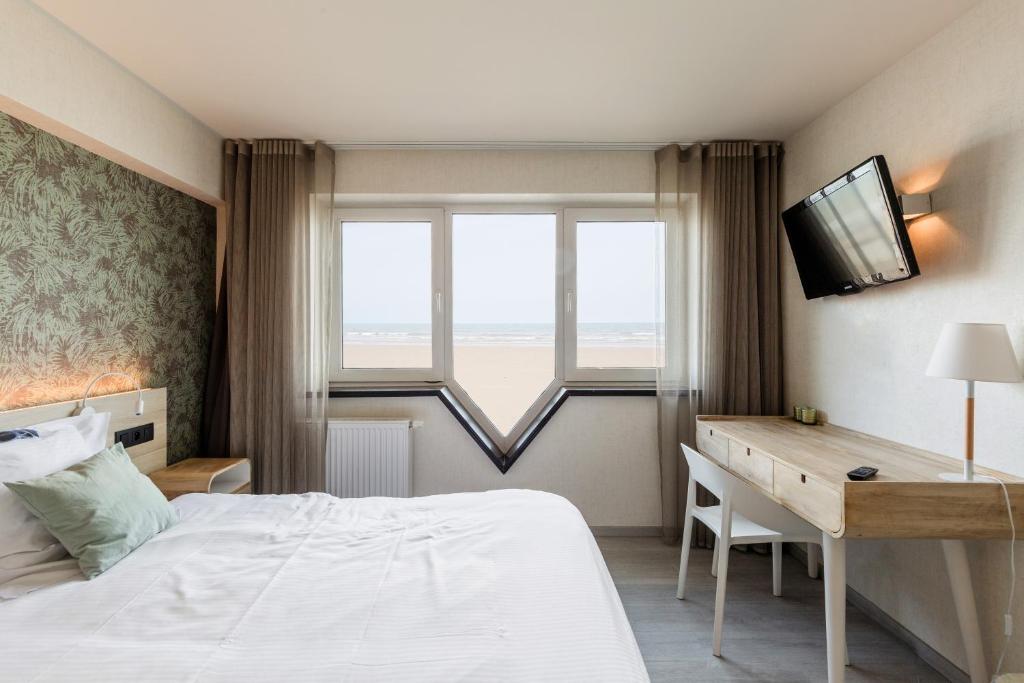 Двухместный (Улучшенный двухместный номер с 1 кроватью или 2 отдельными кроватями и видом на море) отеля C-Hotels Helios, Бланкенберге