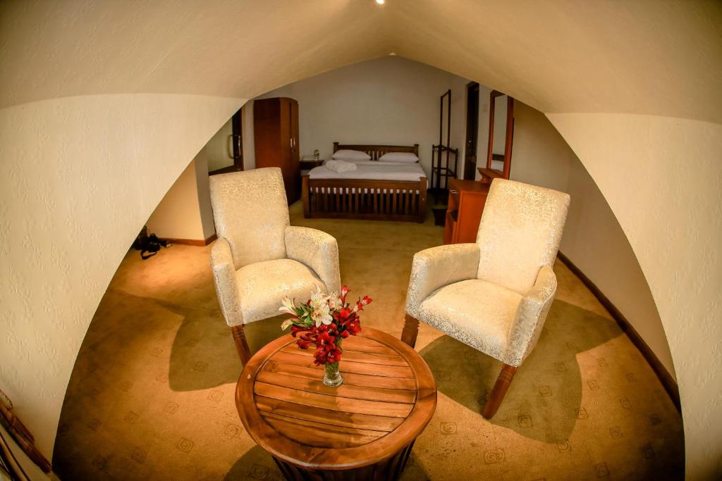Двухместный (Двухместный номер с 1 кроватью, вид на озеро) отеля Bungalow By Camellia, Нувара-Элия