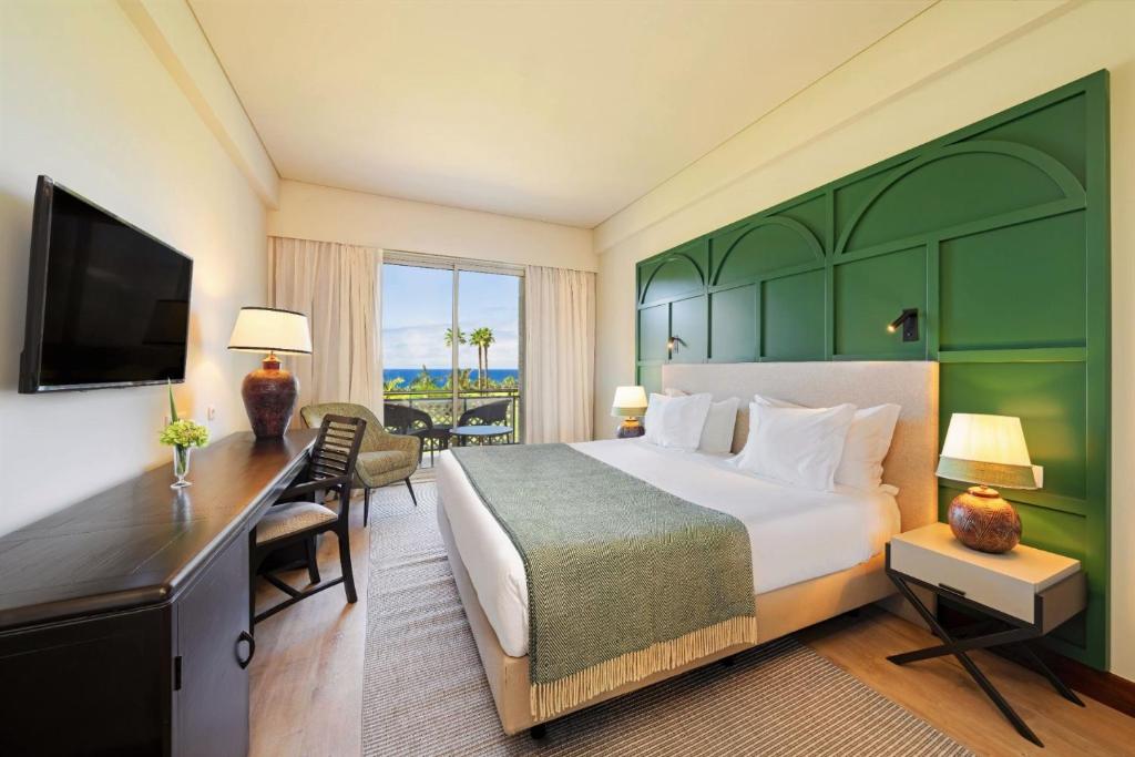 Двухместный (Классический двухместный номер с 1 кроватью или 2 отдельными кроватями и видом на океан) отеля Terceira Mar Hotel, Ангра-ду-Эроижму