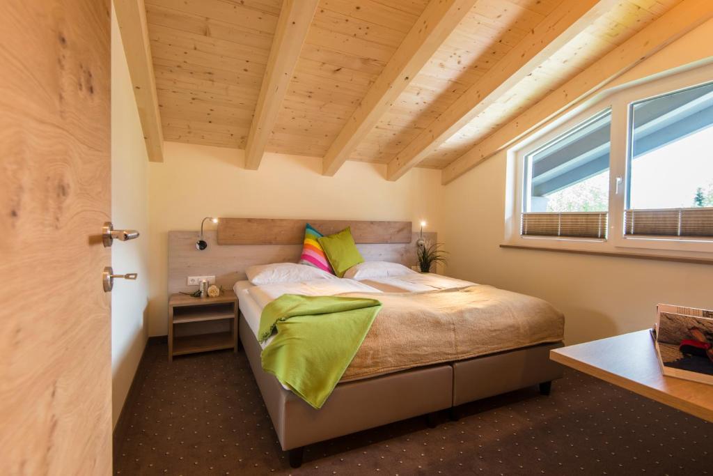 Двухместный (Двухместный номер с 1 кроватью и видом на горы) апарт-отеля Bergparadies, Бад-Хофгаштайн